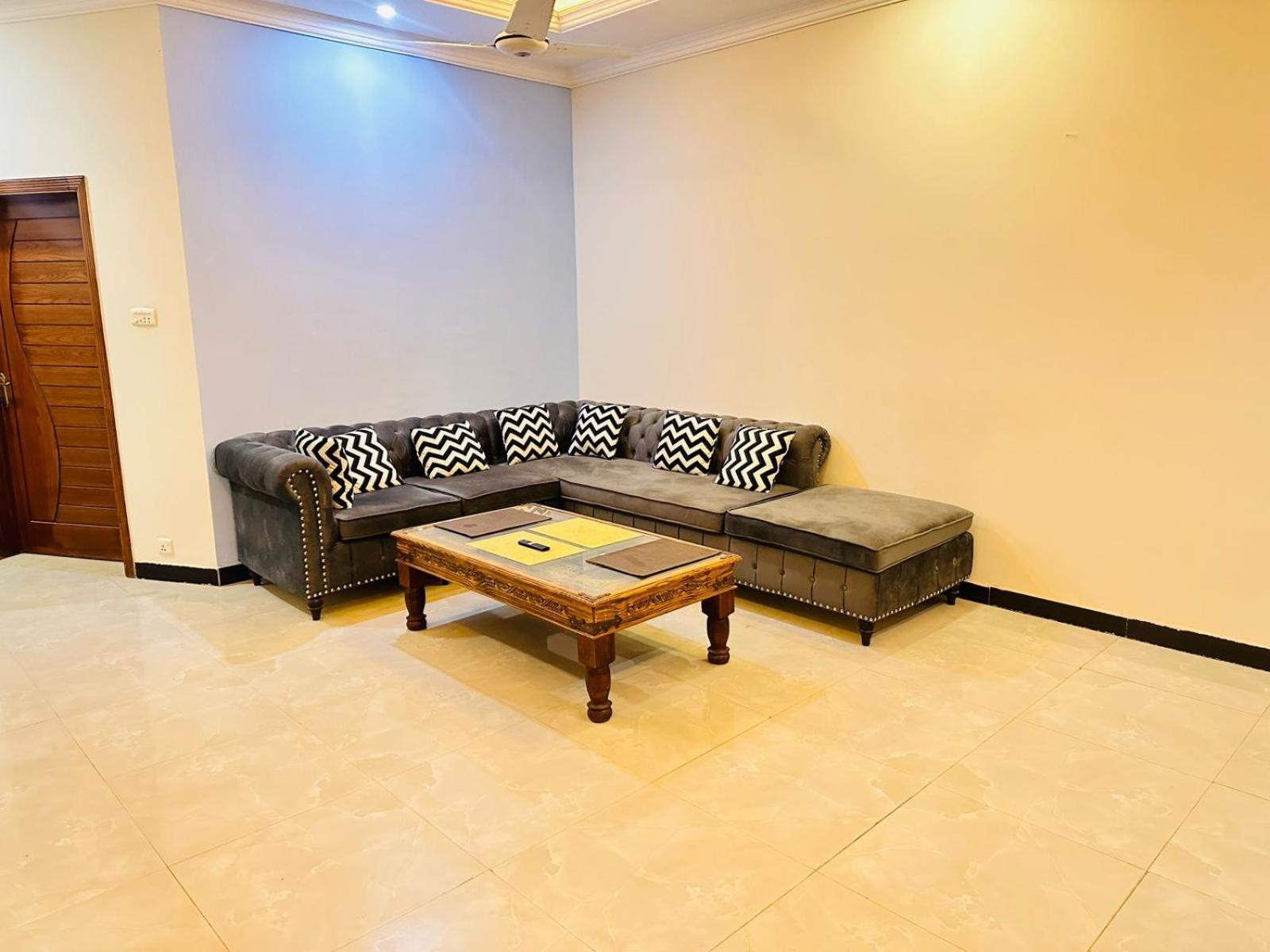 Holidazzle Lodge İslamabad Dış mekan fotoğraf
